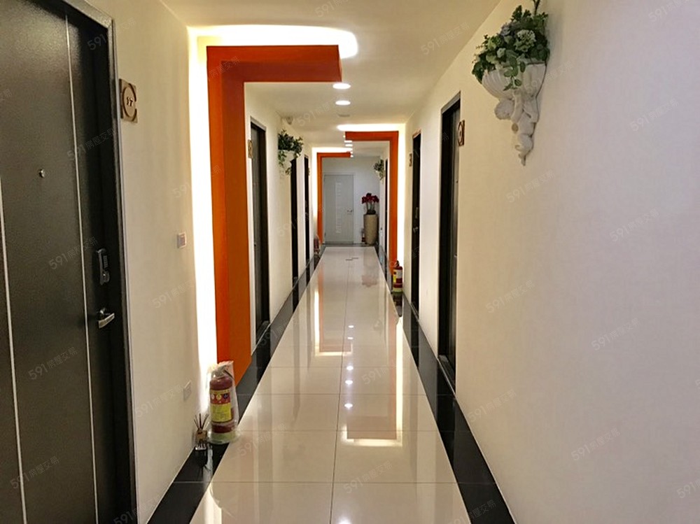 寬敞明亮廊道