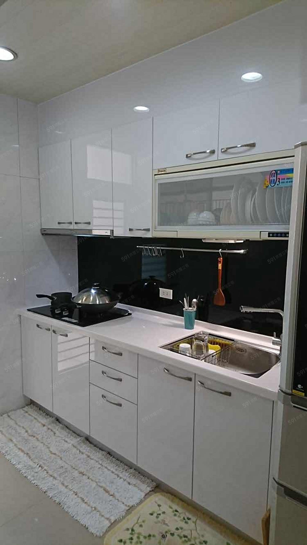 乾淨明亮的廚房