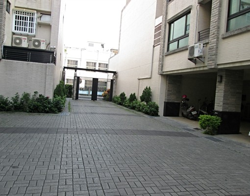 善化火車站前套房/包熱水/室內機車位 - Image 2