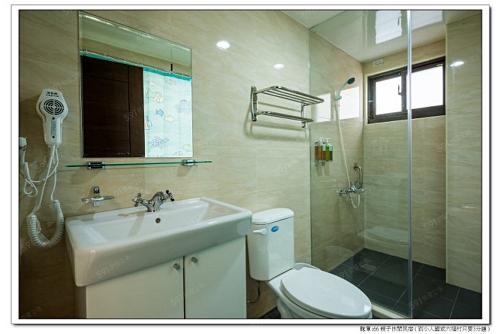 衛浴明亮潔淨
