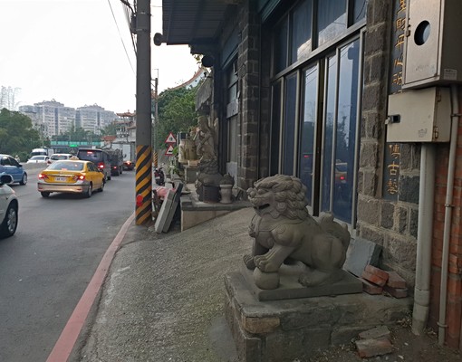 稀有臨馬路一樓，夾層空間可利用適合住辦 - Image 1