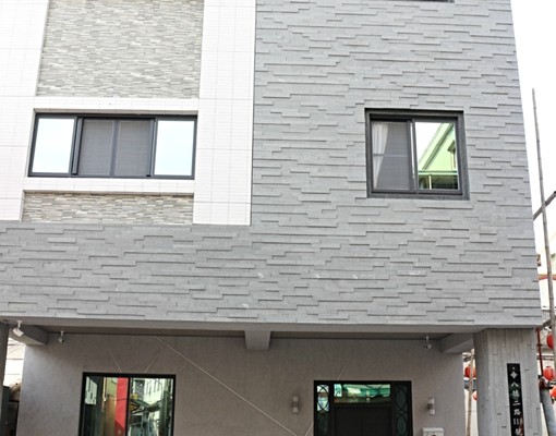 高雄前金區火車站平面車位電梯優質套房 - Image 1