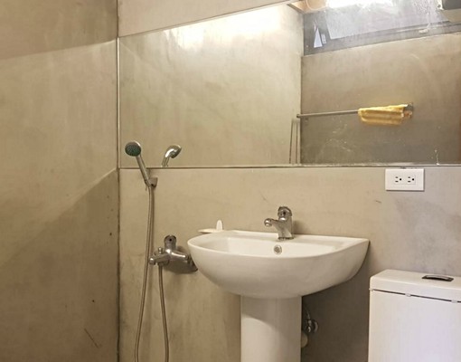 工業風輕裝潢採光好空間大可租補 - Image 2