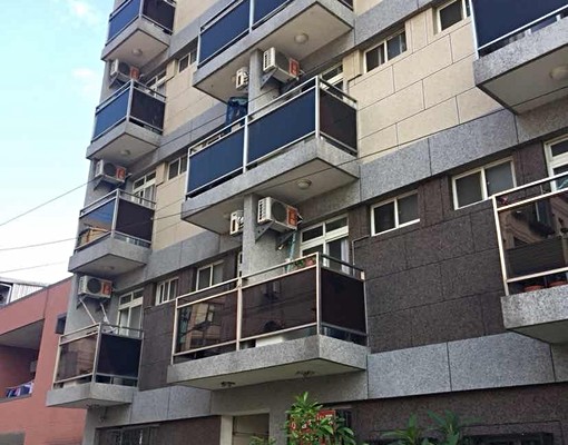 小蝸牛-陽台洗衣機、對外窗,方便承租車位 - Image 3