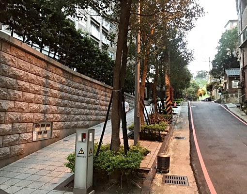 電梯大厦一層兩戶環境單純生活機能佳仲介勿擾 - Image 2
