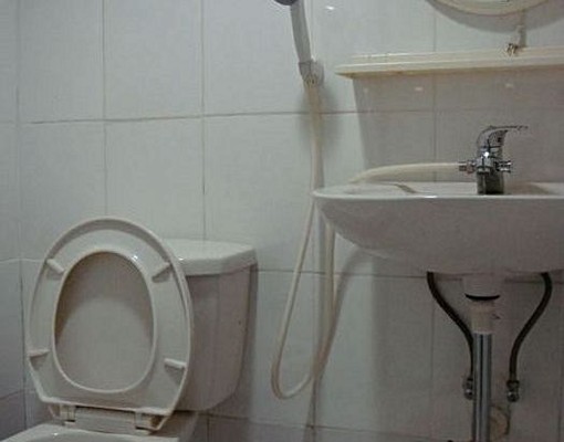 近忠孝橋/捷運新莊線菜寮站~交通方便! - Image 1