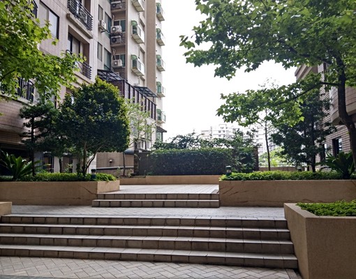 家樂福商圈靜巷高樓溫馨兩房車 - Image 14