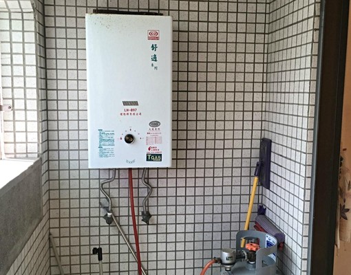 綜合體育場旁電梯套房獨立門牌 - Image 1