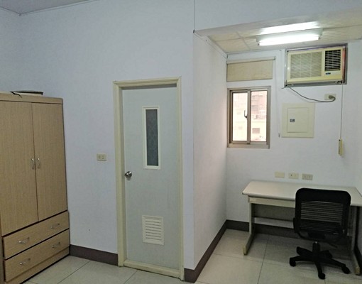 超優質限量雙人套房、擁百貨商圈輕軌捷運 - Image 2