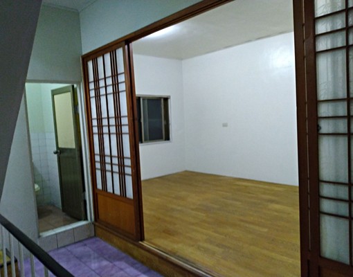 透天採光通風.屋頂加蓋可曬衣.適合小家庭 - Image 3