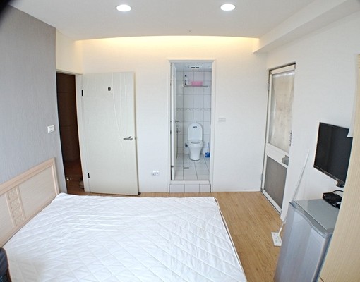 陽台獨洗★可租補★100m獨立網★衛浴窗 - Image 8