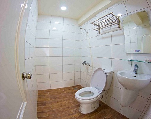 七堵國小旁、採光好、機能佳、交通便利 - Image 4