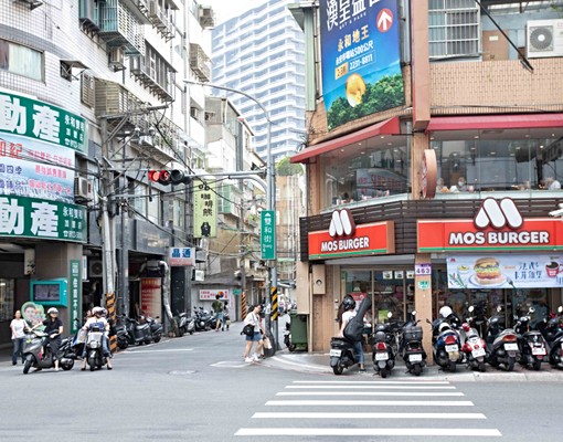 永安市場站旁4分鐘舒適套房、機能超優。房仲勿擾 - Image 7
