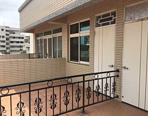 清水區正商業市中心區。生活機能絕佳單獨衛浴及大陽台 - Image 7