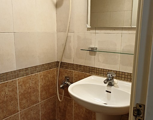 精緻古典裝潢.實木地板.寬敞衛浴 - Image 7