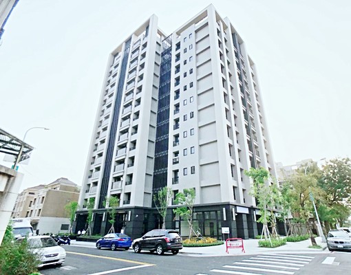 軍福公園路易莎葳格中學旁大三房附平面車位 - Image 2