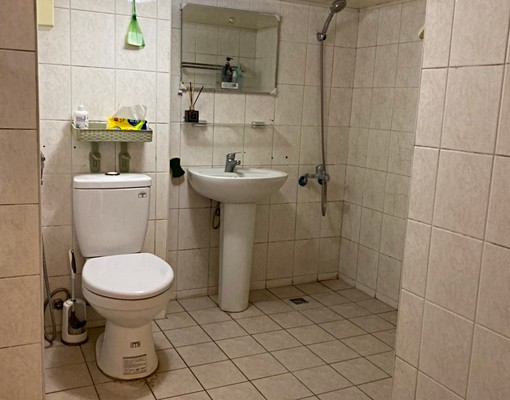 上安學區，漂亮採光樓中樓附車位，含管理費 - Image 5