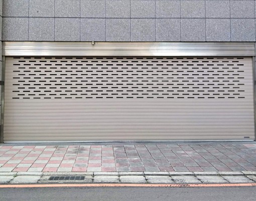 中央新村一樓室內車位出租!鄰小碧潭捷運站 - Image 1