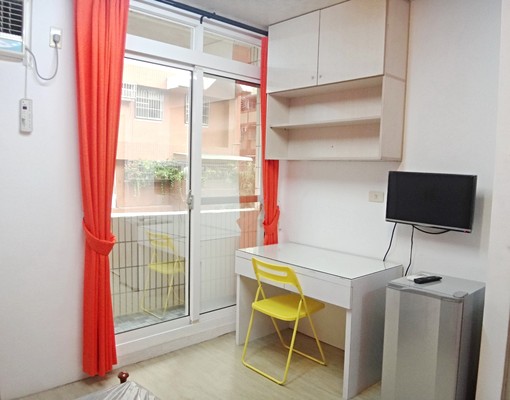 文藻學區典雅漂亮套房(有陽台) - Image 1