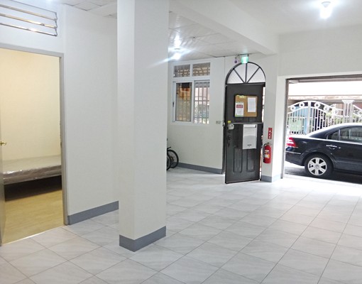 文藻學區典雅漂亮套房(有陽台) - Image 10