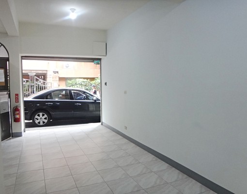 文藻學區典雅漂亮套房(有陽台) - Image 9