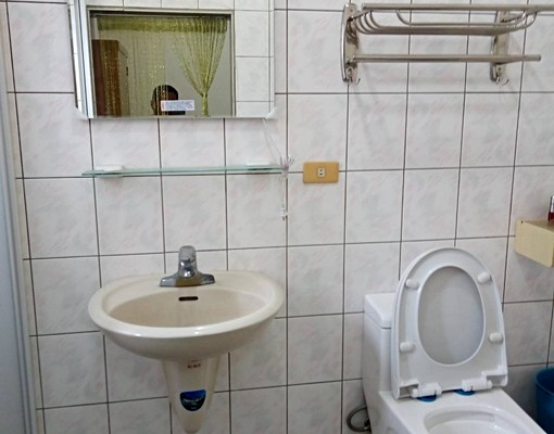 全新裝潢套房環境佳 - Image 12