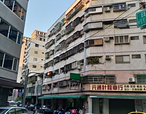近科博館1房1衛1廚台水台電台瓦斯有陽台 - Image 1