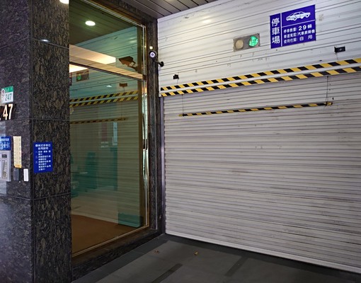 ★長春龍江,捷豹大樓遙控機械大休旅車位★ - Image 1