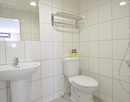 【★免仲介費★】教育大【水岸精品小豪宅】獨洗 - Image 2