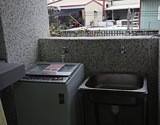 市區成功街新電梯大樓完工出租 - Image 2
