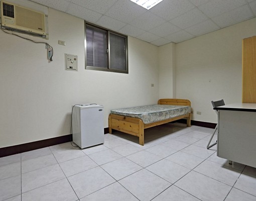 宿舍整棟/10間套房出租 - Image 8