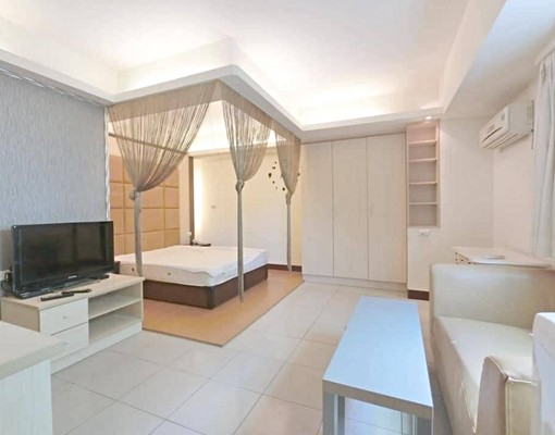 近太原路和中港路交叉口精明商圈 - Image 1