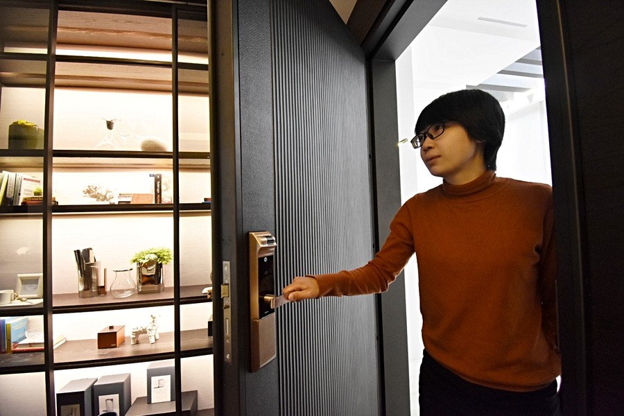 還有配備電子鎖耶