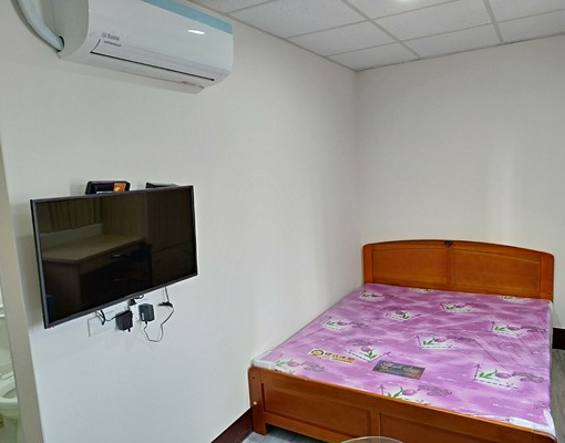 民權西路捷運站正對面，電梯透天厝分租套房 - Image 5