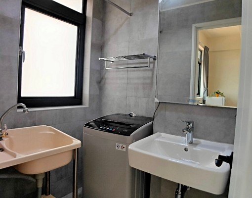 獨立兩房間含衛浴/好停車可租汽車位/採光佳 - Image 8