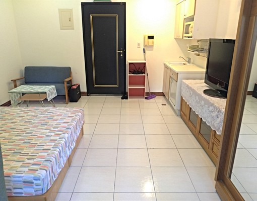 中山國小站旁~平面套房.採光~屋況佳! - Image 3