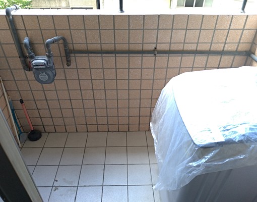 中山國小站旁~平面套房.採光~屋況佳! - Image 6