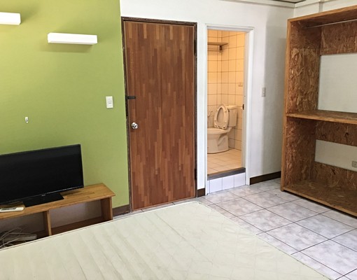 台中沙鹿區北勢東路大套房(非常非常近正英路口、弘光、靜宜） - Image 12