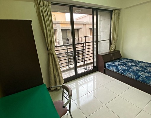 屋主自租/中科大/一中商圈/中國醫/中友百貨/陽台/機車 - Image 1