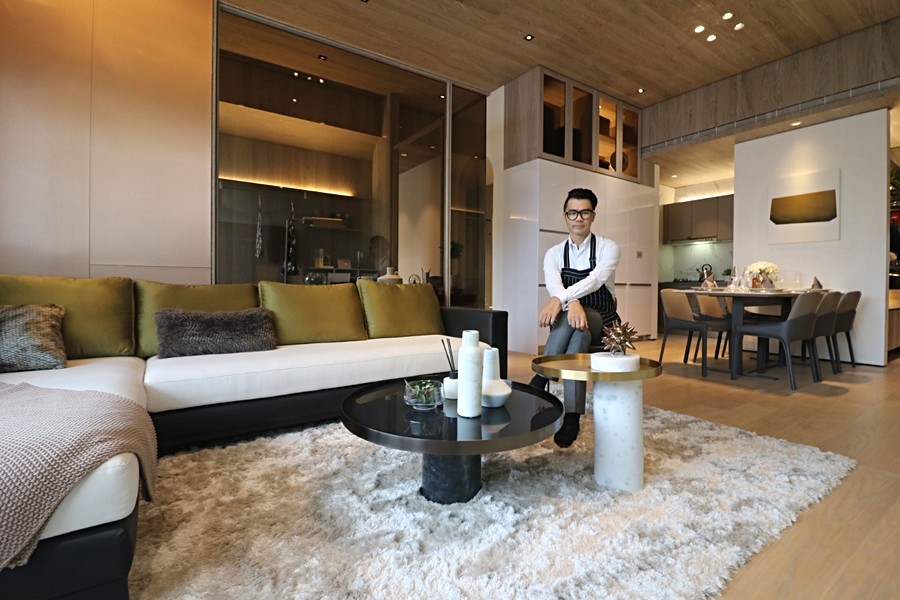 在這個空間裡我顯得渺小