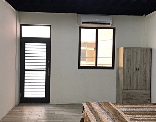 全新套房出租大坪數獨立陽台工業風 - Image 1