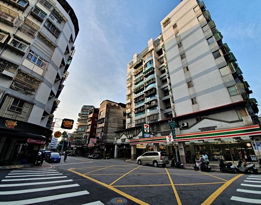 近捷運大房大廳大陽台大廚房+附車位 - Image 4