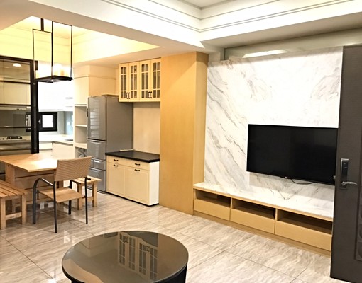 大業大有商圈別墅~整棟雙車位!近交流道! - Image 5