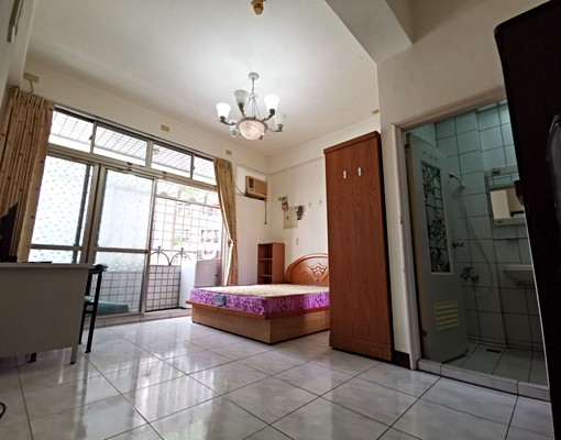 台中專租女性套房有大陽台專用洗衣機獨洗晒 - Image 1