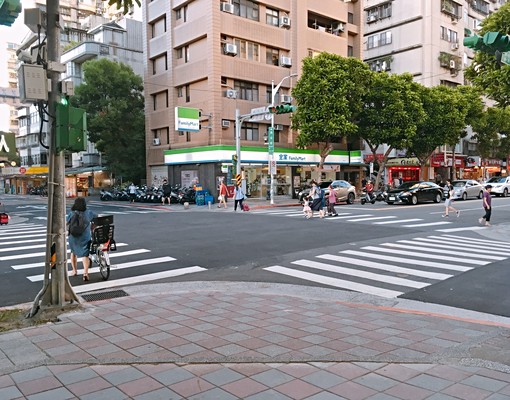 南京復興捷運獨立套房大窗戶大陽台 - Image 14