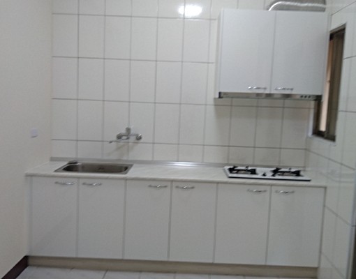 勤益後門/戶政、地政、中華國小旁 - Image 3