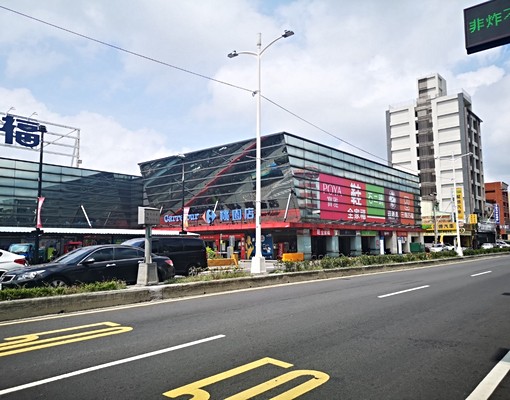 春日路原家樂福對面全新女生專屬獨立電梯套房,採光好! - Image 12