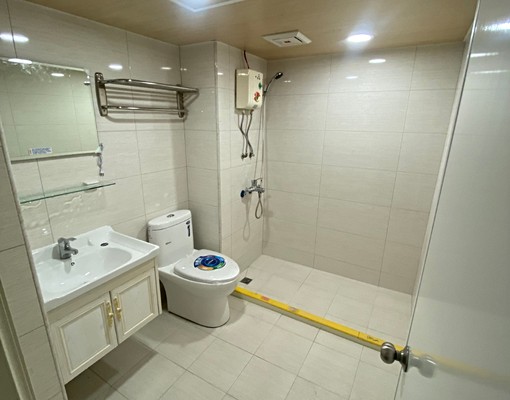 面愛河景觀大套房，附傢俱，家電，可申請租屋補助 - Image 4