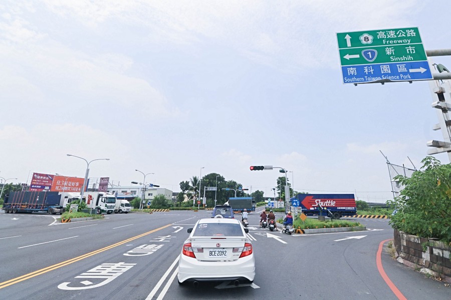 不管是搭火車還是往國道都很方便