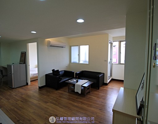 板橋捷運站~電梯裝潢家具家電精緻二房一廳 - Image 1